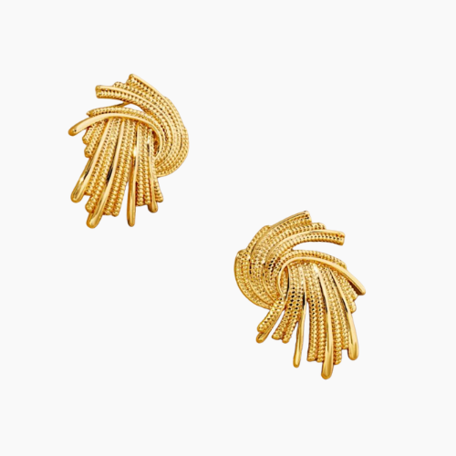 AURUM Espiral 18K
Imagem de brinco com design em espiral dourado, textura fina e brilho discreto, em fundo neutro.